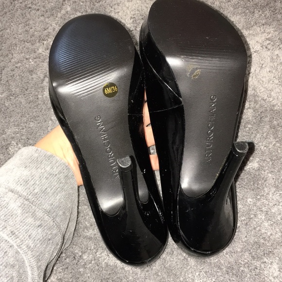 Arturo Chiang Round Heels - Picture 3 of 4